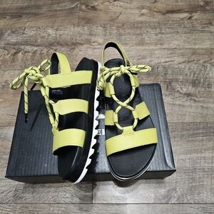 Do Not Buy orel Roaming lace sandals women's size 8